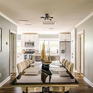 https://modern-home-in-downtown-with-great-parking-and-fast.hotelstampa.org